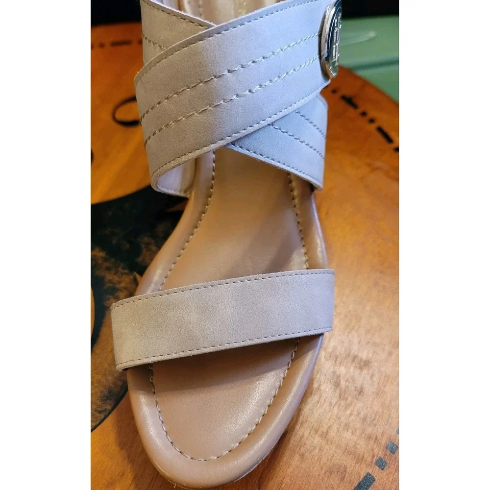 Tommy Hilfiger Sandals Womens 10 M Myha Strappy Brown Faux Leather Wedge Cork
